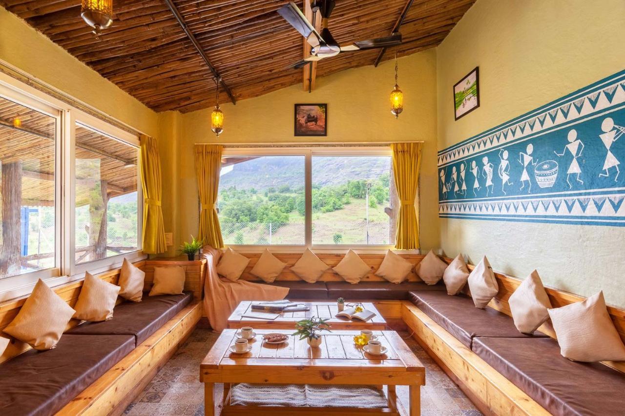 Stayvista'S Ficus Farms - Mountain-View Haven With Rustic Artsy Interiors, Outdoor Pool, Glasshouse, Home Theatre & Karaoke Delight Igatpuri Extérieur photo