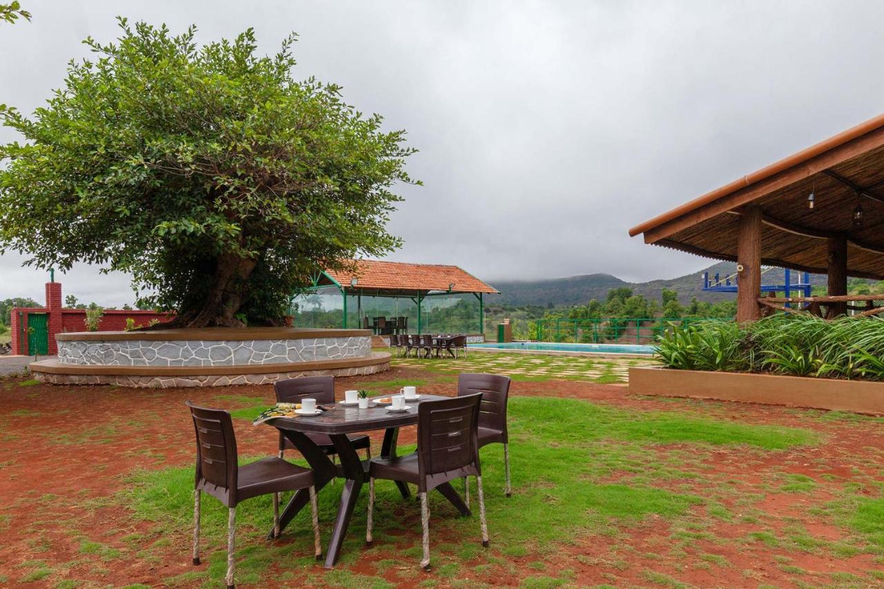 Stayvista'S Ficus Farms - Mountain-View Haven With Rustic Artsy Interiors, Outdoor Pool, Glasshouse, Home Theatre & Karaoke Delight Igatpuri Extérieur photo